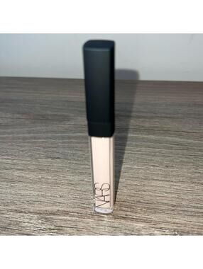 NARS Radiant Creamy Concealer in Light 1.25 Affogato